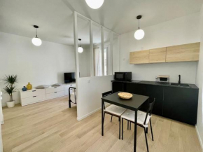 Studio entièrement rénové, situé au cœur du Quartier Haut
